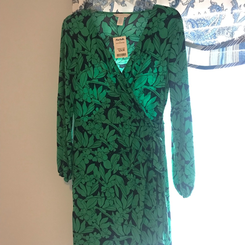 NWT Gorgeous green and navy London